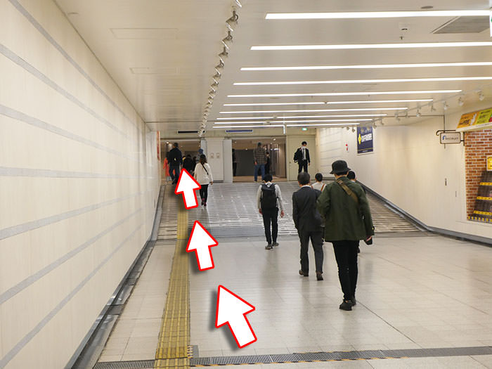西梅田駅への行き方の手順06