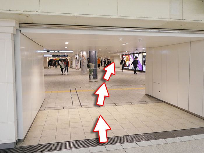 JR大阪駅からフェスティバルホールへのアクセス